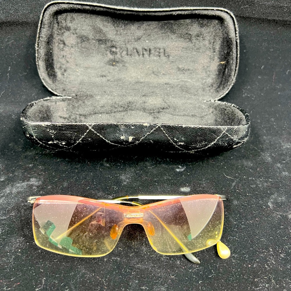 New collection! Chanel sunglasses with Pearl vintage